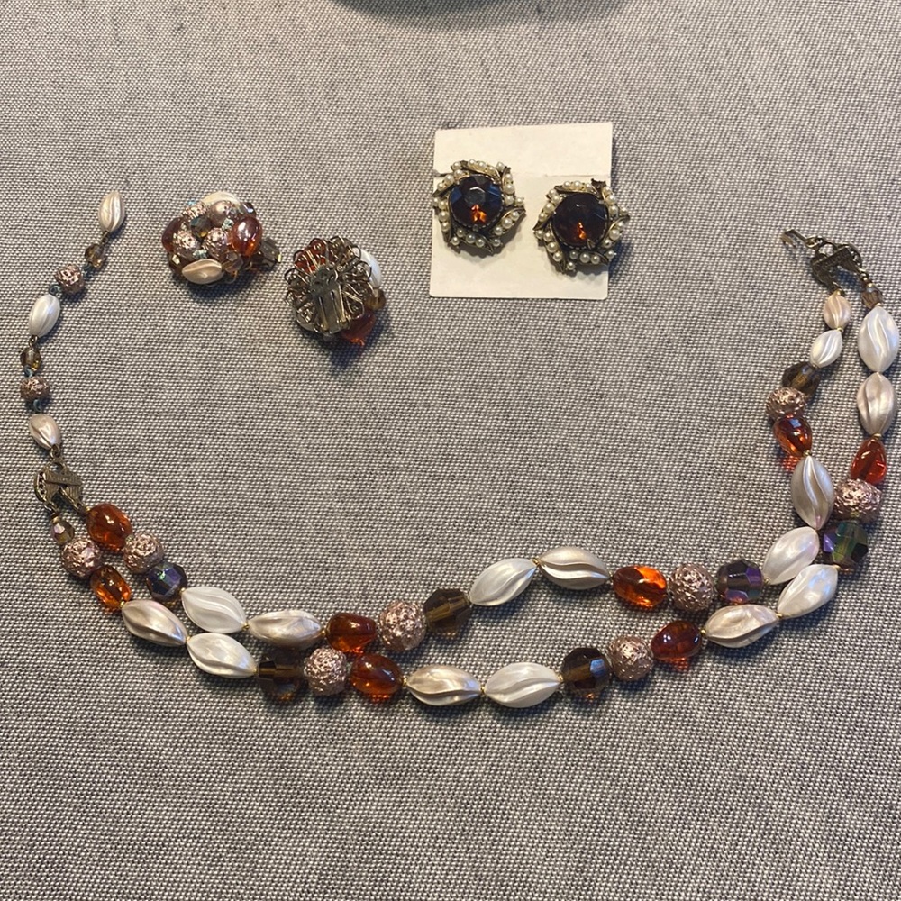 Set of vintage Deauville necklace and clip on earrings